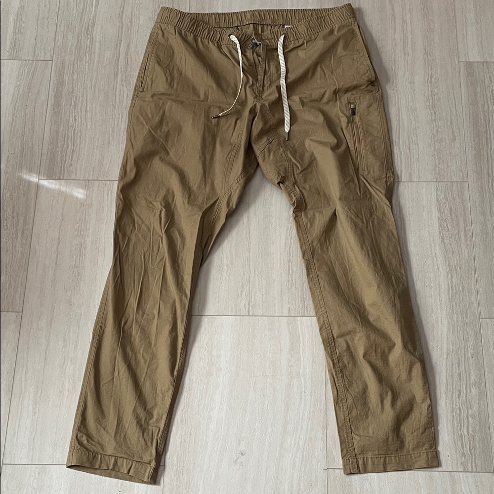 Vuori Men's Tan Cargo Pants